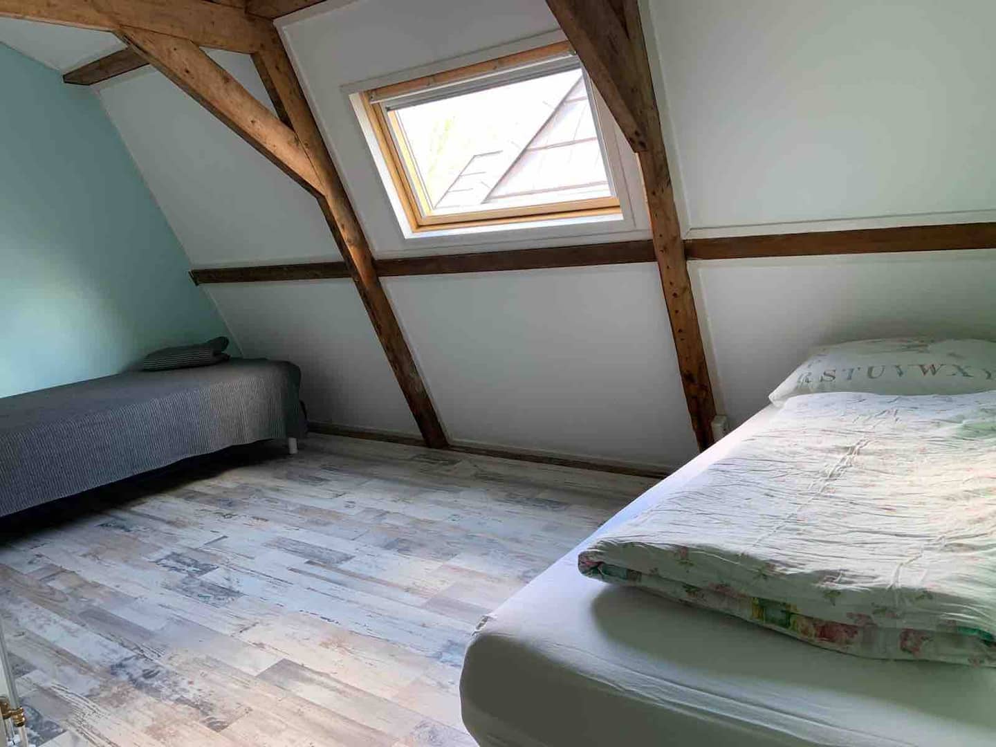 Slaapkamer 2, losse bedden