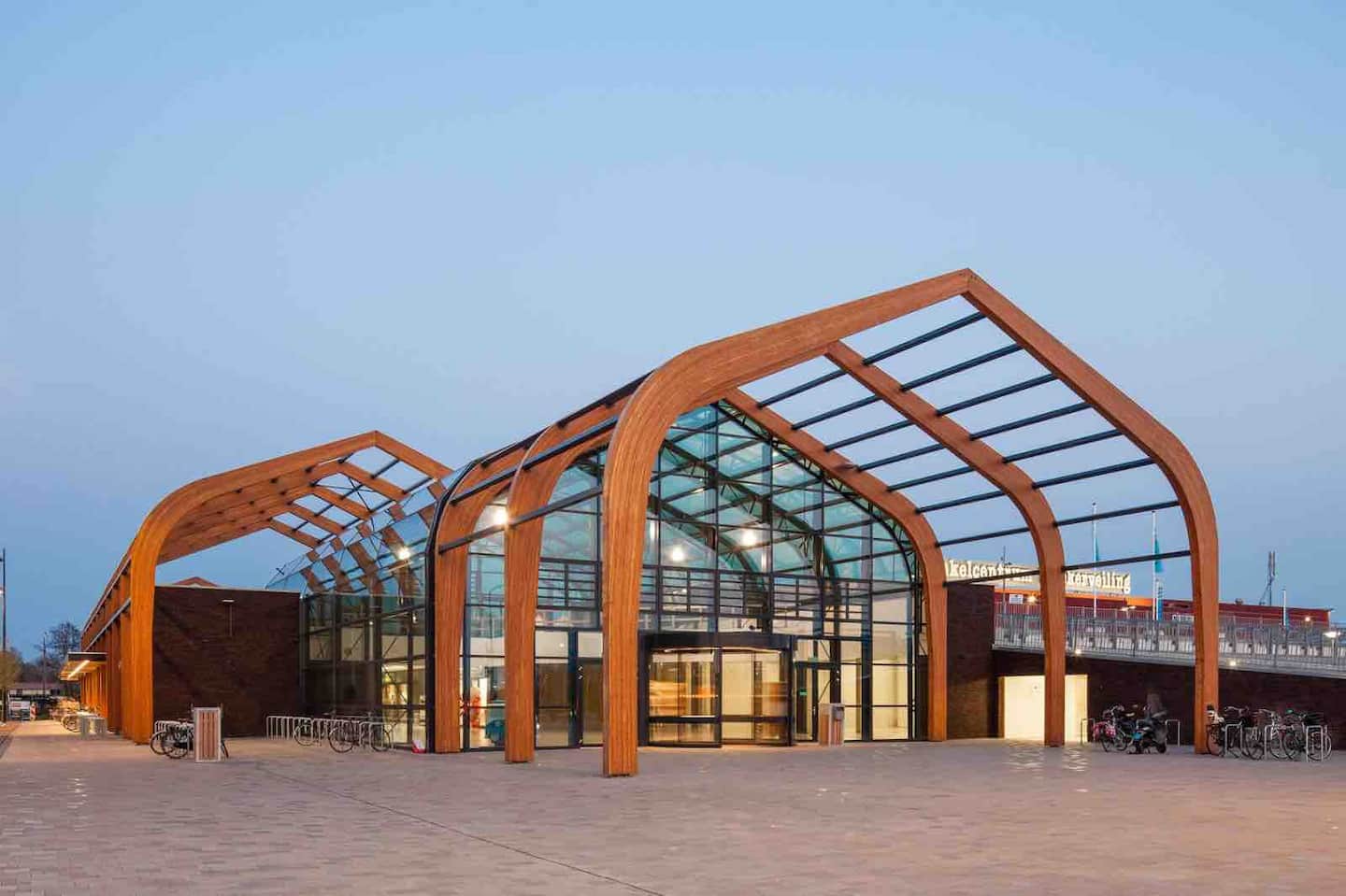 Winkelcentrum BroekerVeiling op 5min loopafstand